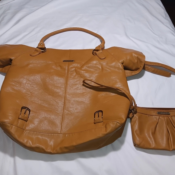 timi & leslie Charlie Diaper Bag with side bag in good condition any defects see - Picture 2 of 16